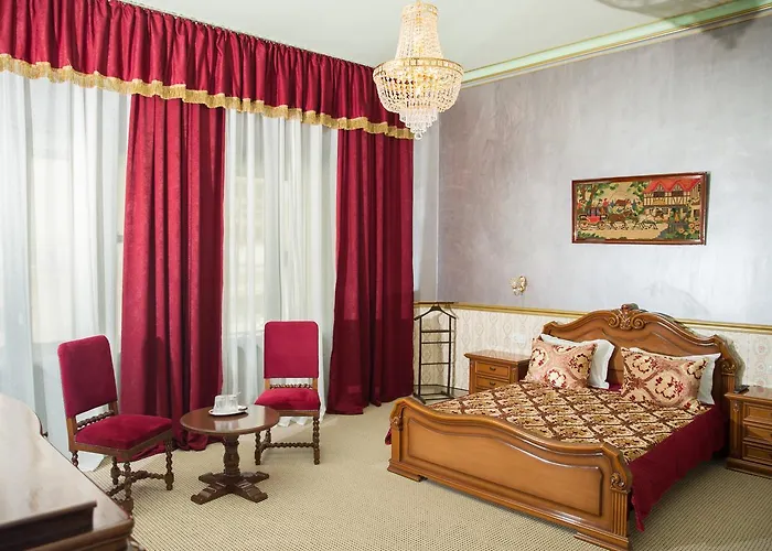 Nf Palace Old