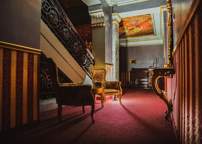 Nf Palace Old Hotel 4*