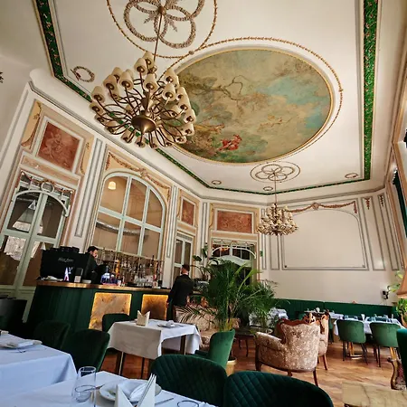 Nf Palace Old 4*