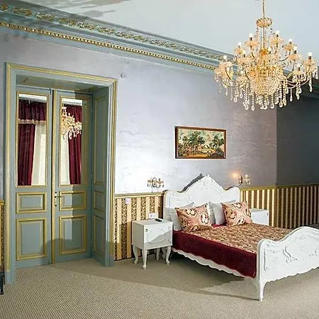 Nf Palace Old Hotel 4*