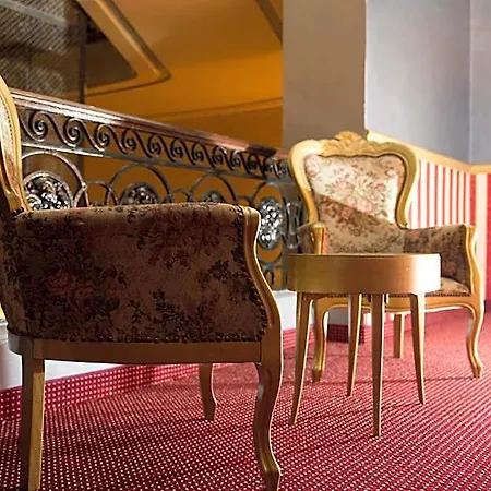 Hotel Nf Palace Old 4*