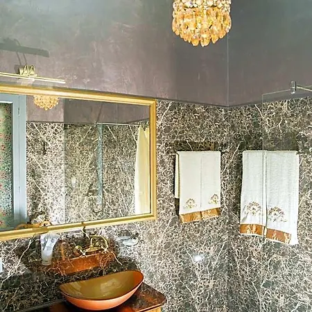 Nf Palace Old Otel Bükreş