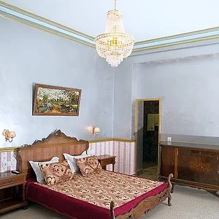 Nf Palace Old