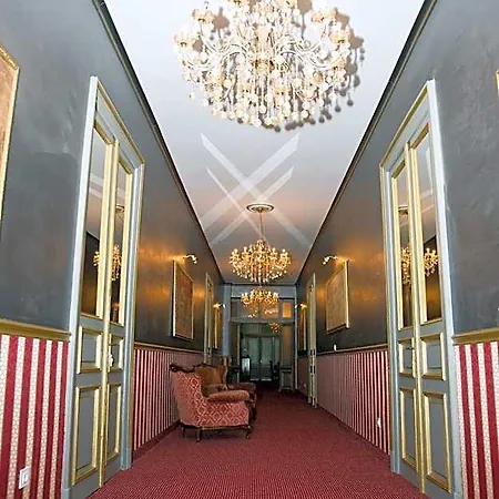 Nf Palace Old