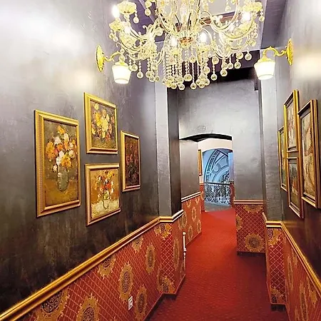 Nf Palace Old