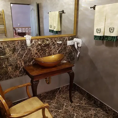 Nf Palace Old Отель Бухарест