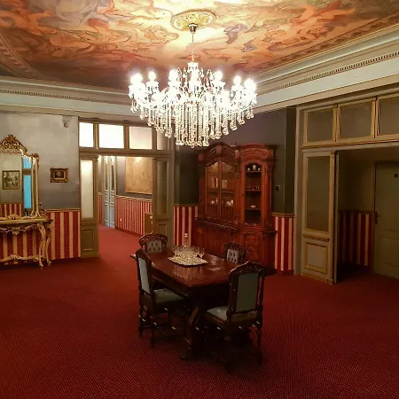Nf Palace Old