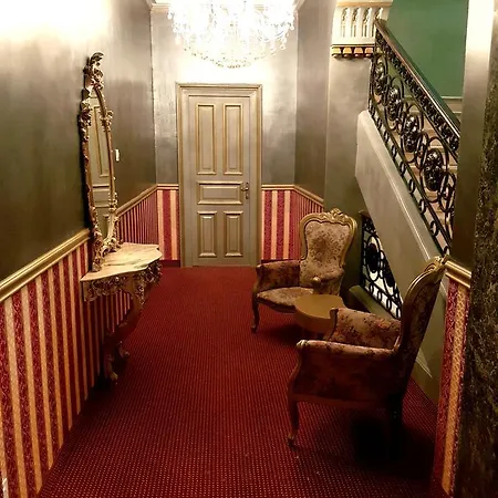 Nf Palace Old