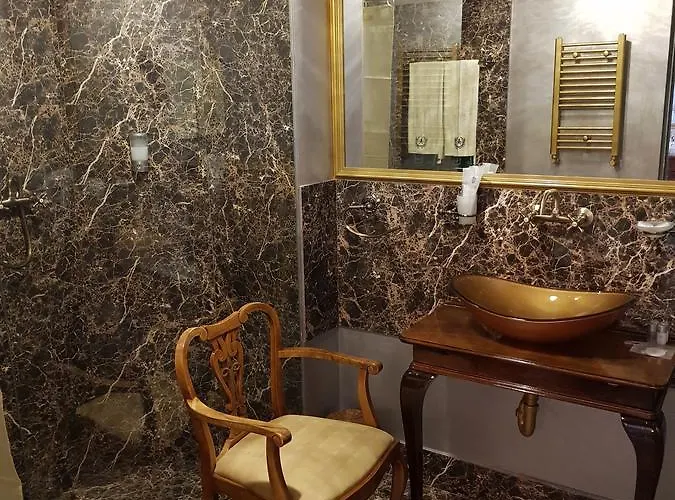 Nf Palace Old 호텔 4*