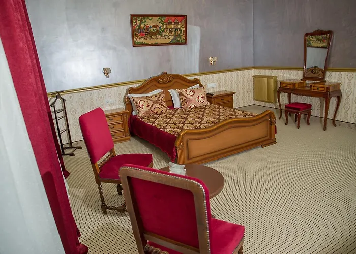 Nf Palace Old 4*