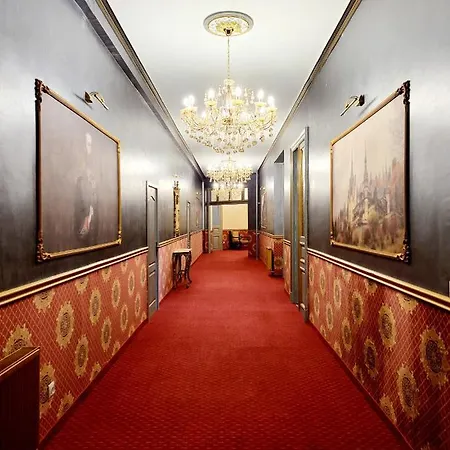 Nf Palace Old Boekarest