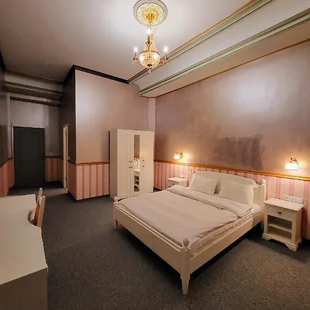 Nf Palace Old