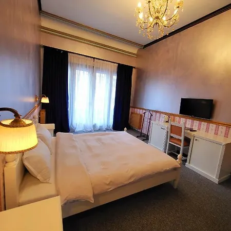 Nf Palace Old Hotel Bucharest