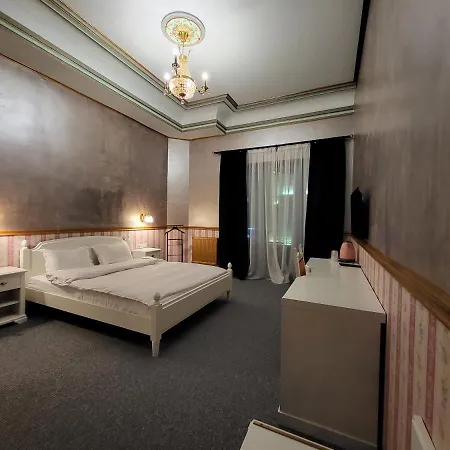 Nf Palace Old