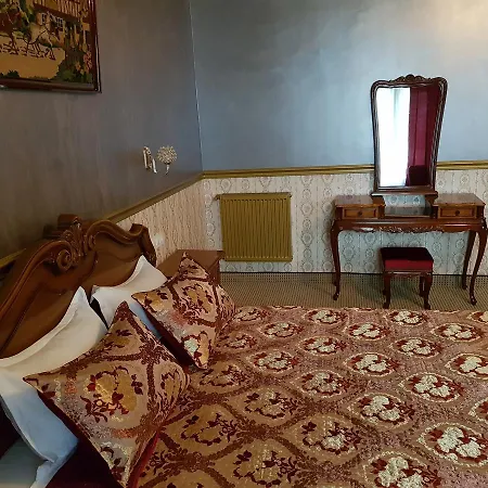 Nf Palace Old Hotel 4*