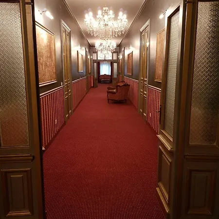 Nf Palace Old