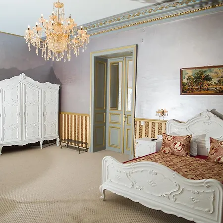 Nf Palace Old Hotel 4*