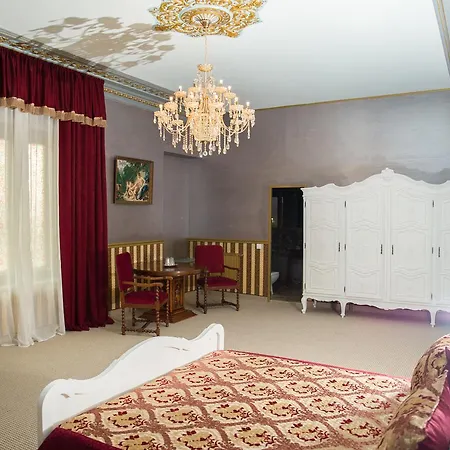 Nf Palace Old