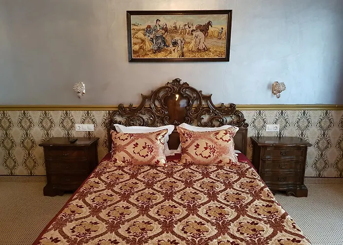 Nf Palace Old فندق