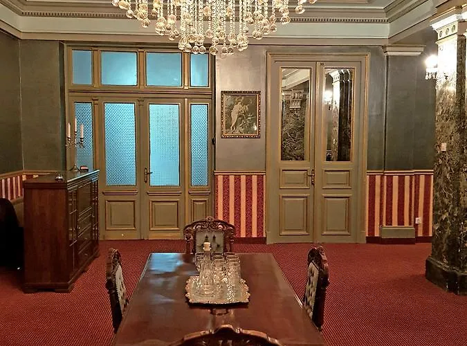 Nf Palace Old 4* بوخارست