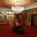 Nf Palace Old