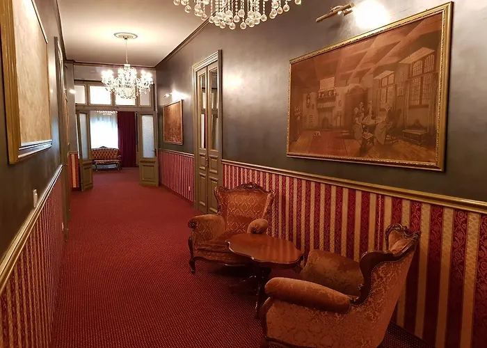 Nf Palace Old Otel