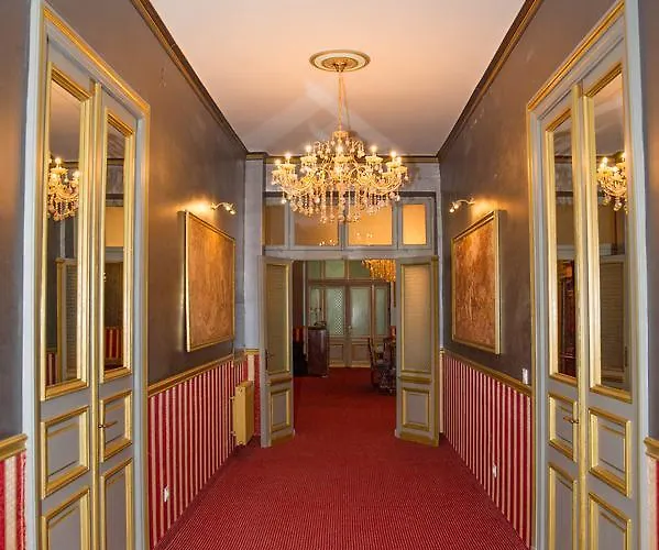 Nf Palace Old Otel Bükreş